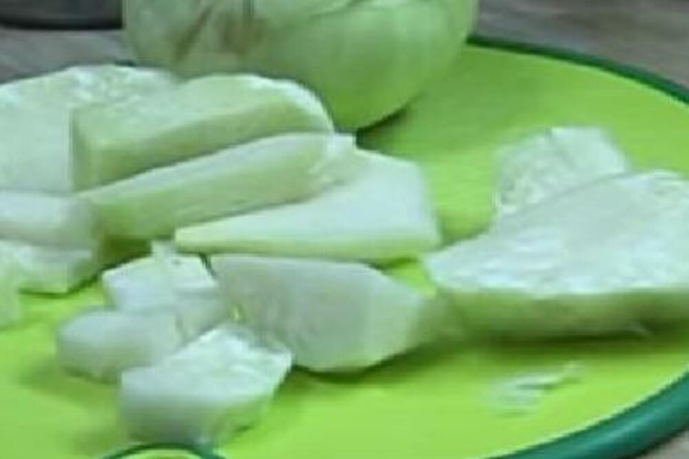 OVO POVRĆE RETKO KADA JEDETE, A NI NE ZNATE KOLIKO JE ZDRAVO: Sprema se na 1 NAČIN, HOLESTEROL ODMAH PADA