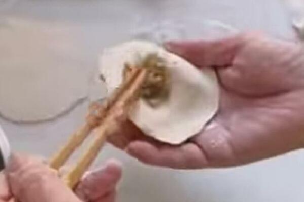 KUVARICA PODELILA SNIMAK OD KOJEG ĆE MNOGIMA BITI MUKA: Kada vidite TAJNI SASTOJAK pašćete sa STOLICE (VIDEO)