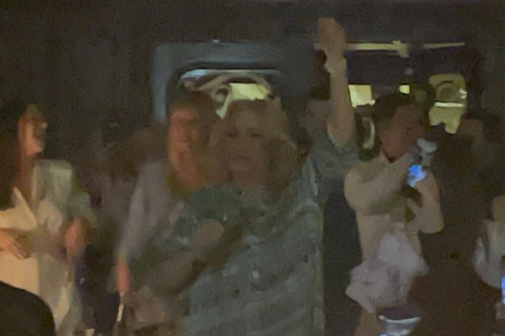 VESNA ZMIJANAC VEČERAS PEVA U KAFANI, a samo minut pre NASTUPA se POŽALILA SVIMA: Evo šta je PROBLEM!