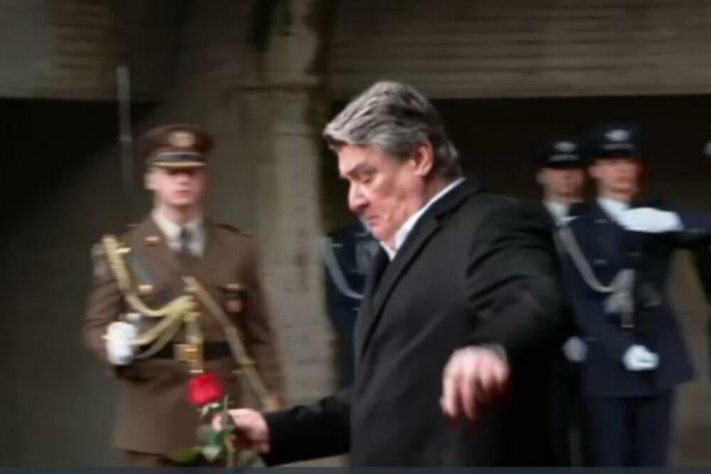 ZORAN MILANOVIĆ UMALO NIJE PAO U JASENOVCU: Morate videti ovu nezgodu, svi pričaju o njoj! (FOTO)