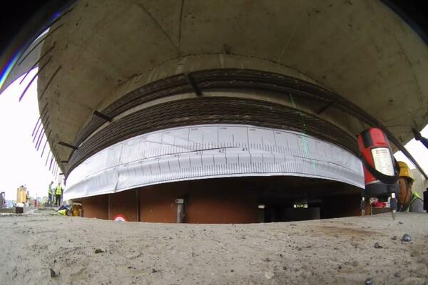 OBRTAO SE ZA 70 STEPENI Prvi rotirajući zakrivljeni most u Kini! VIDEO