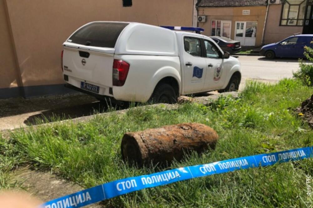 DRAMA U LOZNICI, GRANATA U DVORIŠTU ŠKOLE! Specijalci na terenu