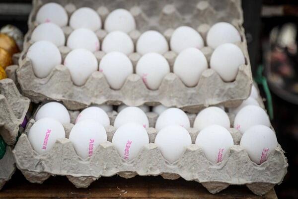 DA LI PORODICA KOJA JE U ŽALOSTI DANAS FARBA JAJA? Evo šta kažu običaji, a šta CRKVA!