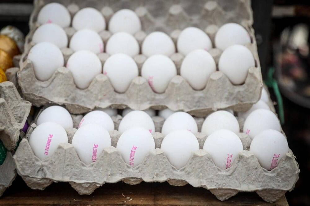 DA LI PORODICA KOJA JE U ŽALOSTI DANAS FARBA JAJA? Evo šta kažu običaji, a šta CRKVA!