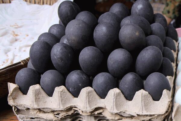 DA LI SE JAJA FARBAJU U CRNO AKO STE IMALI SMRTNI SLUČAJ? Sada je poznato