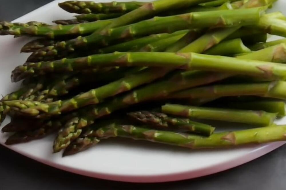 EVO KAKO SE ZAPRAVO SPREMAJU ŠPARGLE: Retko kome ispadnu UKUSNO, ovo je originalan RECEPT