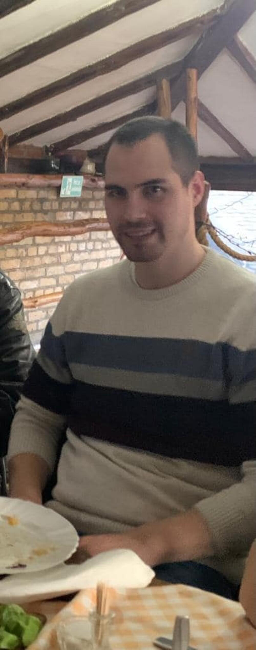 Nestao Miloš Mladenović