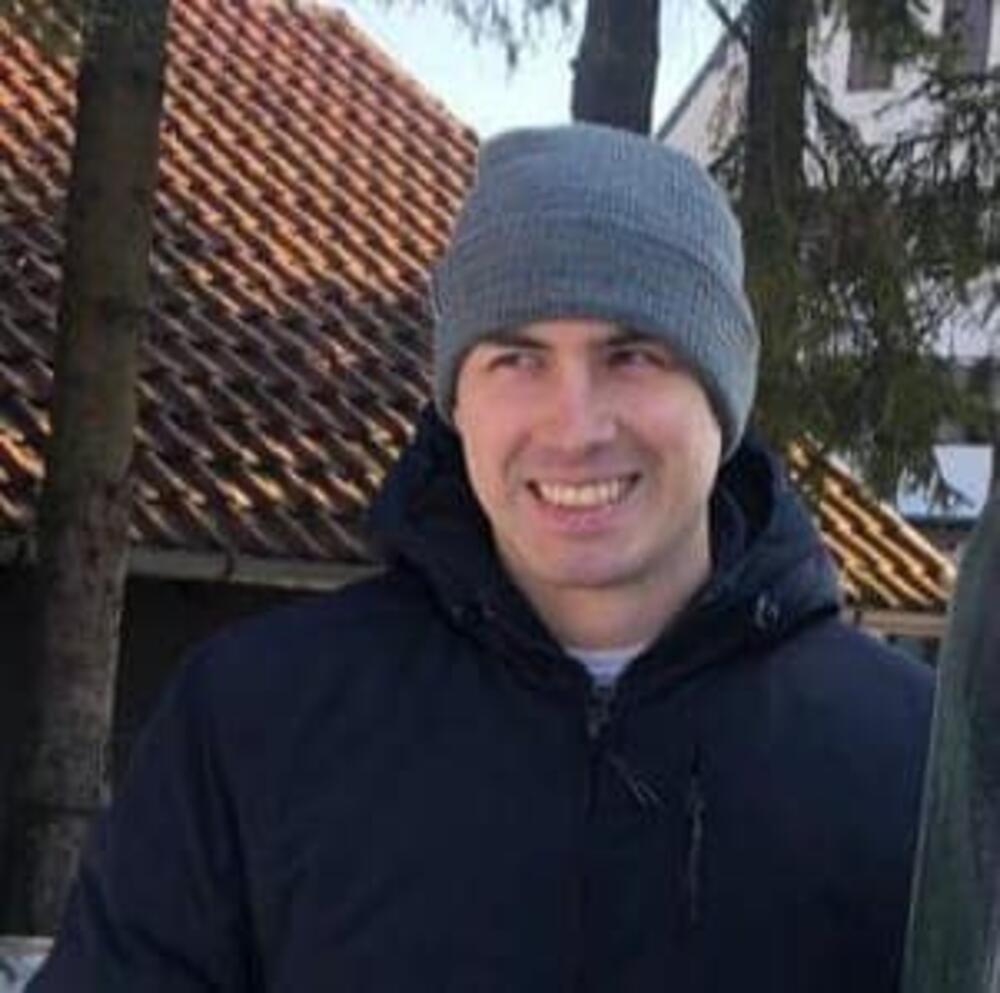 Nestao Miloš Mladenović