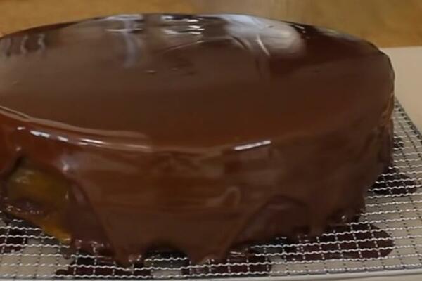 PREUKUSNA MASIVNA TORTA ZALUDELA PLANETU: Niti jednostavnija, niti BRŽA (RECEPT)