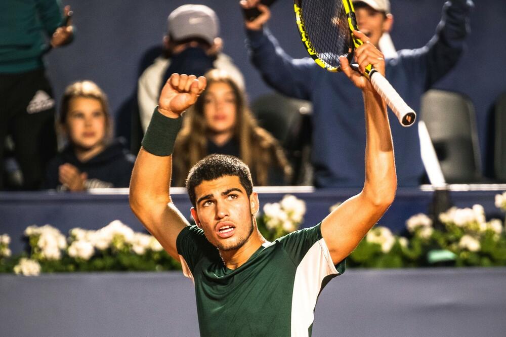 POTPUNA GENIJALNOST ILI TOTALNA LUDOST? Milioni na računu Nadalovog naseldnika, život u drvenoj kućici!