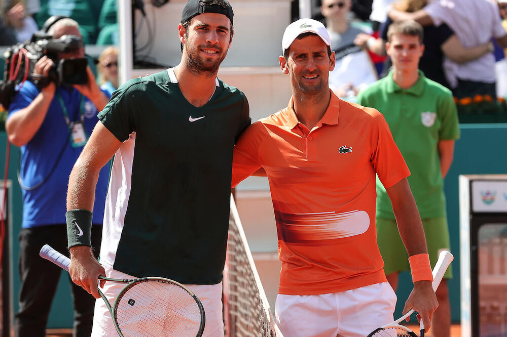 "NEĆU DA VAM KAŽEM, PRENEĆETE NOVAKU!" Hačanov iskreno o meču sa Đokovićem (VIDEO)