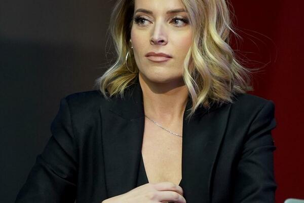 OVAKO IZGLEDA TRUDNIČKI STOMAK ANĐELKE PRPIĆ: Skoro pred POROĐAJ, DRŽI GA I PONOSNO POKAZUJE (FOTO)