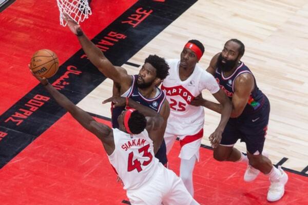 TORONTO IZBEGAO 'METLU' PROTIV FILADELFIJE: Siakam zasenio zemljaka Embida - Jokićevog MVP rivala! (VIDEO)