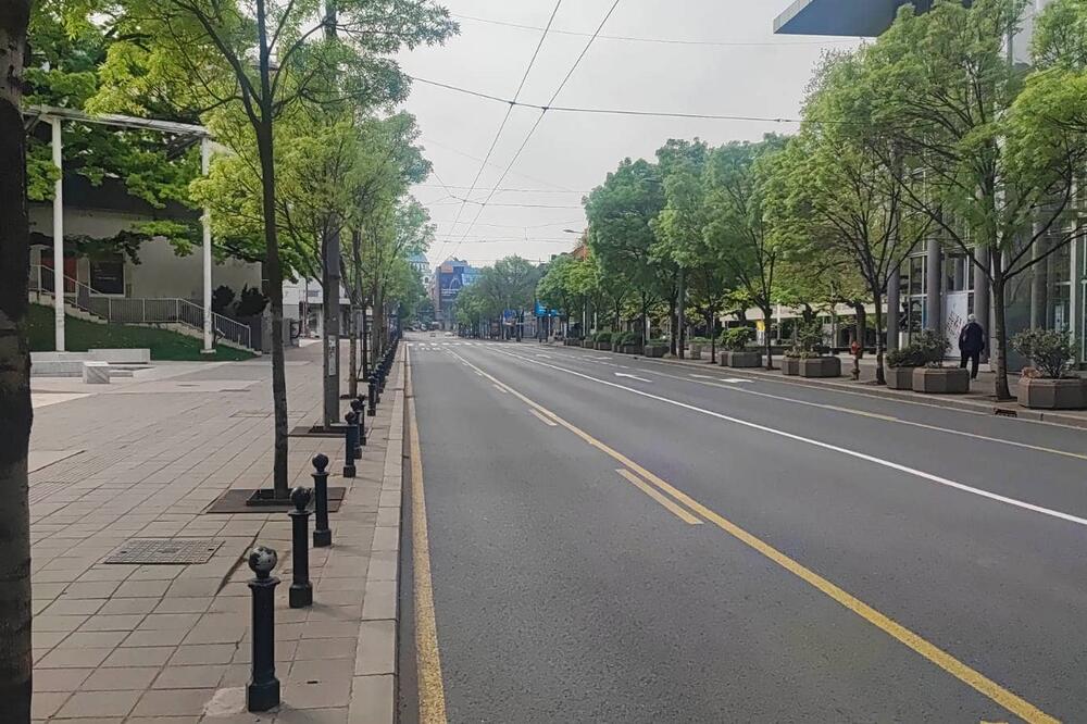 ULICE PRESTONICE PUSTE NA USKRS: Nigde žive duše, samo poneki golub (VIDEO)