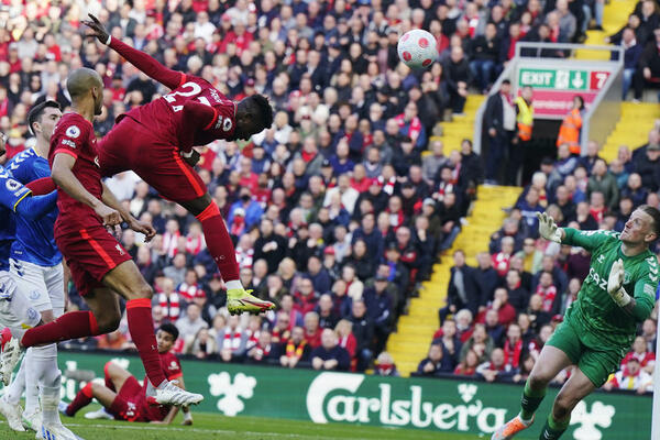 DERBI LIVERPULA OTIŠAO U KORIST REDSA: Ekipa Jirgena Klopa nastavlja trku za titulu, Evertonu gori pod nogama!