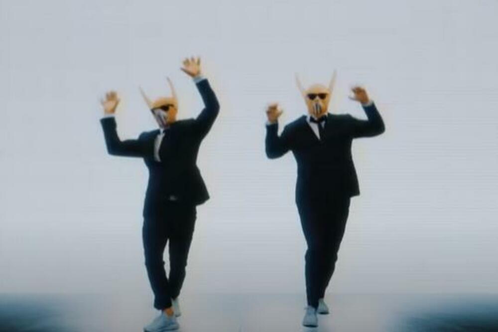 NJHOV IDENTITET JE POD VELOM MISTERIJE: Svi žele da znaju KO SU, a vidi se da su ZGODNI!