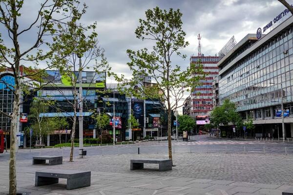 NAJDETALJNIJI SPISAK RADNOG VREMENA MARKETA, PIJACA, POŠTI ZA PRAZNIKE: Neće svi raditi isto, evo šta POSKUPLJUJE