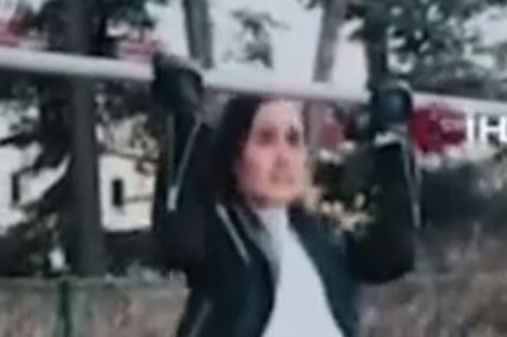 PREMIJERKA MORA BITI SPREMNA! Sana Marin UHVAĆENA kako radi ZGIBOVE - trenira za NATO? (VIDEO)