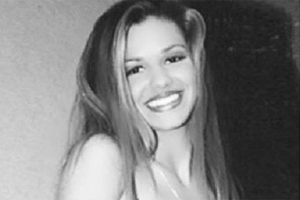 OVDE JE IMALA 17 GODINA I BOŽANSKU LEPOTU, ZA NJOM JE LUDEO I "SRPSKI KRALJ ŠEĆERA": Znate li ko je na slici?