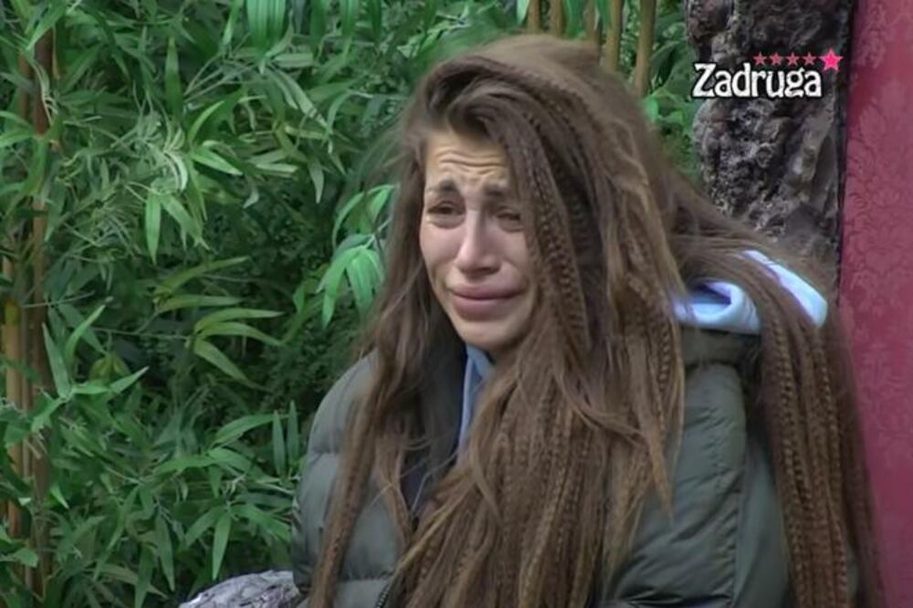 DALILA SE OBRATILA RODITELJIMA TIK PRED ZAVRŠETAK ZADRUGE! RASULA SE NA SITNE KOMADE: Ovo je pakao...