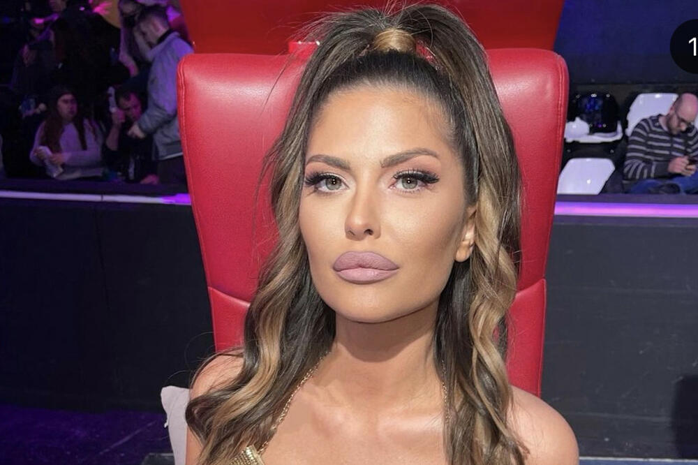 UDATA JE ZA SRPSKOG PEVAČA I RODILA MU SINA! VODITELJKA DANAS PUCA KAKO IZGLEDA: Telo čista 10ka! (FOTO)