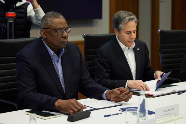 OGLASIO SE AMERIČKI MOĆNIK NAKON ZATAŠKAVANJA HOSPITALIZACIJE: Zaglavio u bolnici pa podigao CEO VAŠINGTON NA NOGE!