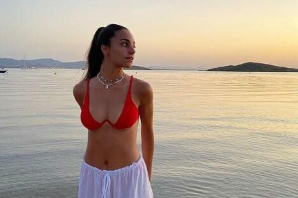 MARIJA JE PRIRODNA LEPOTICA, A MEDIJI SE ČUDE DA JE NJEGOVA DEVOJKA: Magični Alkaras i u ovome "kopira" Nadala!