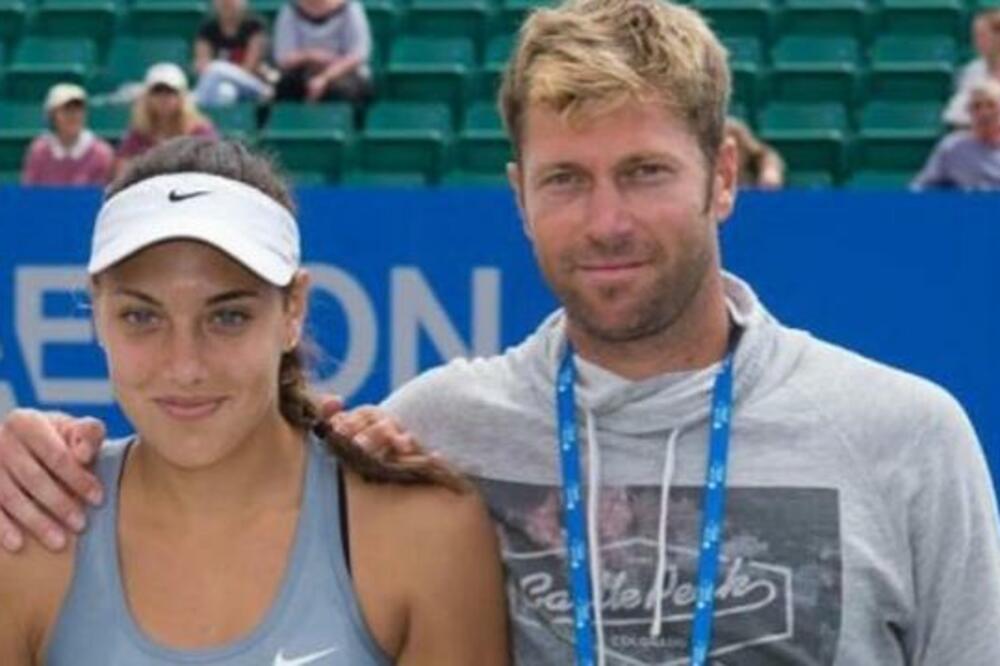 TENISERKA POTPUNO SLOMLJENA ZBOG SMRTI TRENERA... Sačuvaj mi gore jedan zagrljaj... (FOTO)