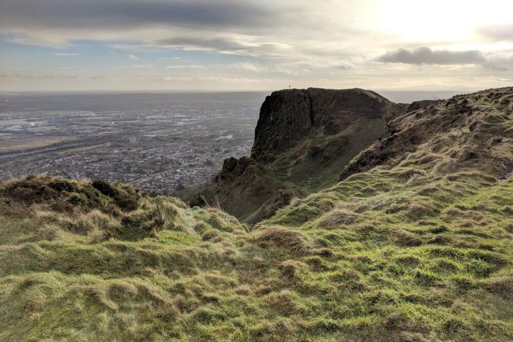 NEVEROVATNO! Uveličao FOTOGRAFIJU KOJU JE NAPRAVIO: kada je video šta je na njoj, SLEDIO SE U MESTU