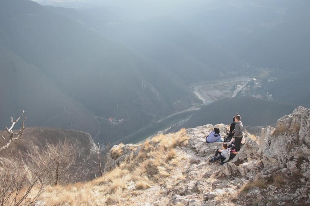 UMESTO KAFIĆA, ČAČAK DOBIJA VIDIKOVAC NA KAKVOM ĆE I EVROPA POZAVIDETI: Jedinstven pogled na prirodne LEPOTE (FOTO)