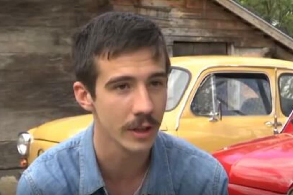 "FIĆA NACIONALE" JE ZA DUŠANA (21) VIŠE OD HOBIJA: Ima 3 auta, a svaki je duplo stariji od njega (FOTO)