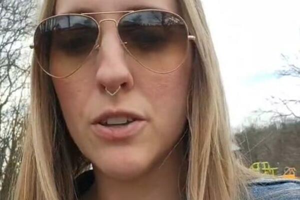 OVA MAMA JE IZLUDELA INTERNET: Zbog onog što radi, smatraju je NAJKONTROVERZNIJOM IKAD! (VIDEO)