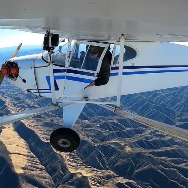 SNIMAK TINEJDŽERA KAKO RUŠI AVION ZAPREPASTIO SVE: To je uradio iz MORBIDNOG razloga (VIDEO)