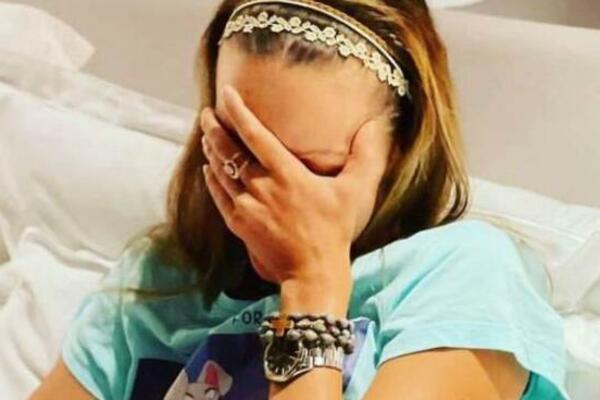 SLIKA JELENE ĐOKOVIĆ PRIKOVANE ZA KREVET OBIŠLA SVET