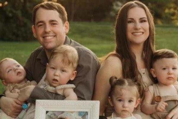 NIJE MOGLA DA ZATRUDNI, A ONDA JOJ JE LEKAR UČINIO NAJVEĆU USLUGU: Nakon toga, bebe su IZLETALE IZ NJE (FOTO)