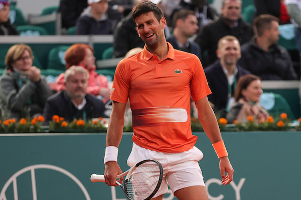 EMOTIVNI NOVAK ĐOKOVIĆ! Poslao poruku čoveku kome se veoma divi! (VIDEO/FOTO)