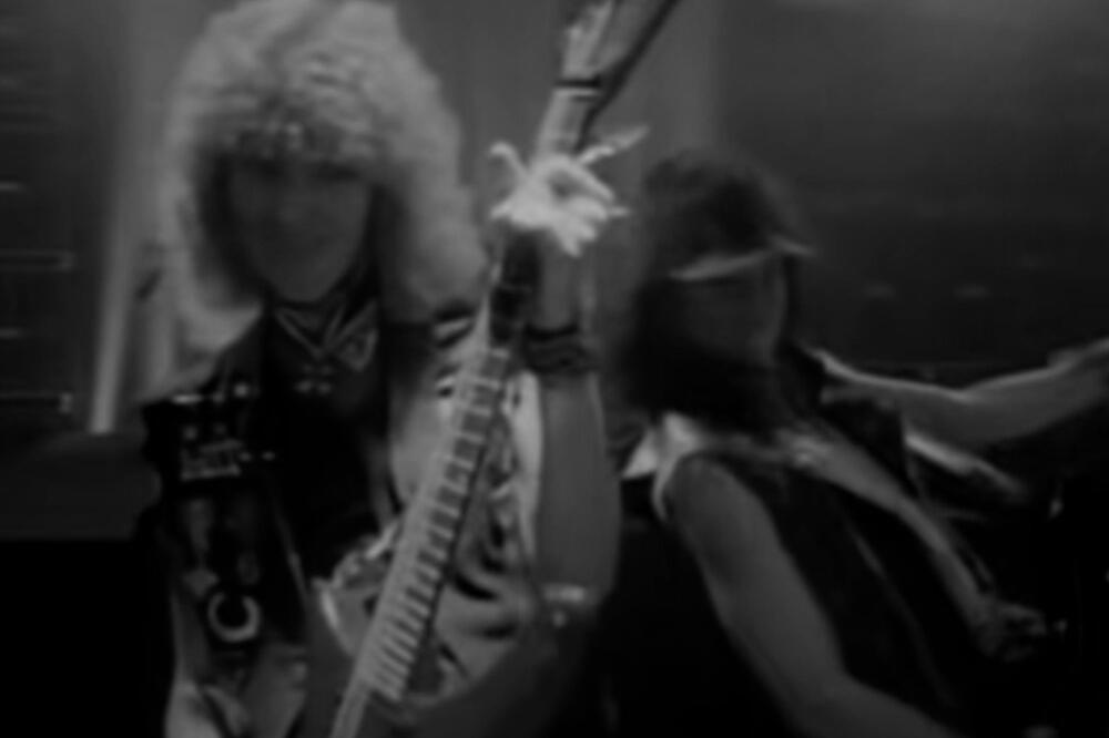 UMRO LEGENDARNI ROKER, TUGA!