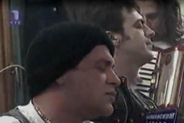 OVAJ SNIMAK ĆE VAS NATERATI DA ISPLAČETE REKU SUZA: Objavljen nikad viđen snimak Glogovca i Madžgalja!