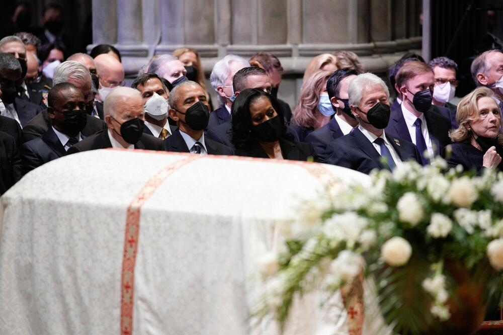 SVETSKI LIDERI SE OPROSTILI OD MEDLIN OLBRAJT: Memorijalnu službu predvodili BAJDEN, KLINTON I OBAMA (FOTO)