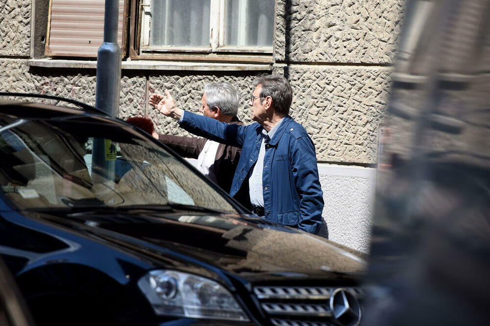 POZNATI POLITIČAR OBJAVIO SLIKU SA KOŠTUNICOM: Zajedno su RUČALI u Ljigu, a ovako VOJA trenutno izgleda! (FOTO)