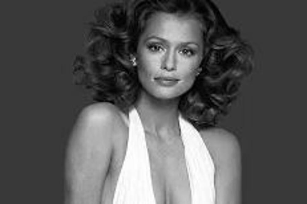 U 78. GODINI POZIRALA U TOPLESU: Patosiraćete se kada vidite njih 2, NECENZURISANA FOTKA (FOTO)