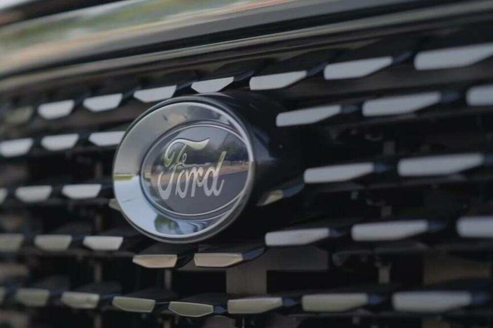 POZNATA MARKA AUTOMOBILA POVLAČI PREKO 40.000 VOZILA SA TRŽIŠTA! Uočena VELIKA GREŠKA koja može da dovede do POŽARA