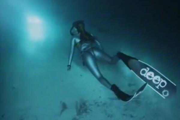 OVAKVU RIBU JOŠ NISTE VIDELI! Napravila je pravu POMETNJU kad ih je RAŠIRILA (VIDEO)