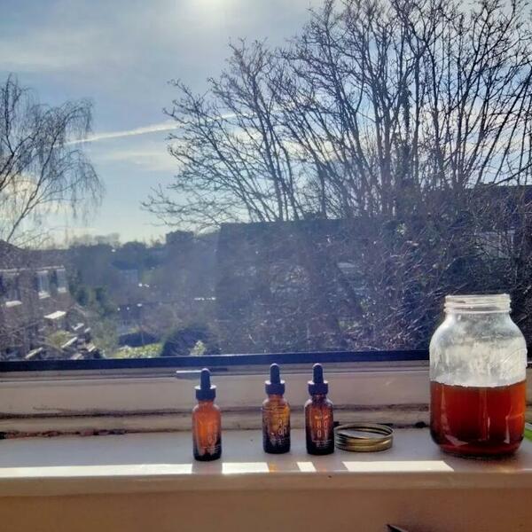 OVAJ MUŠKARAC PIJE SVOJ URIN I ZA TO IMA DOBAR RAZLOG: Lekari otkrili da li je U PRAVU