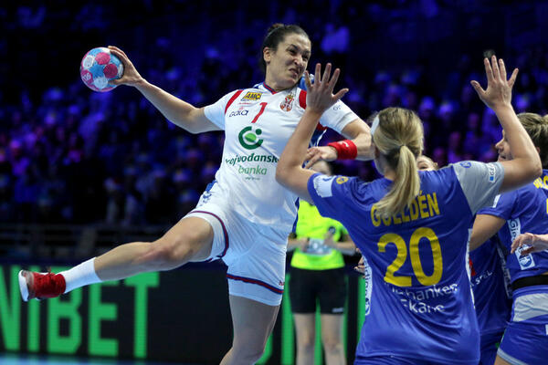 ANDREA SE RADUJE NOVOM IZAZOVU! Prelazi u tim koji je sinonim za tradiciju! (FOTO)