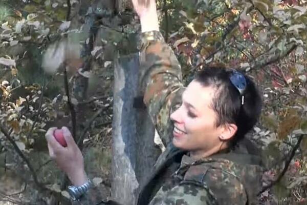 DEVOJKA TVRDI DA JE POJELA RADIOAKTIVNE JABUKE, EVO ŠTA JOJ SE DESILO: Snimak nastao u Černobilu?! (VIDEO)