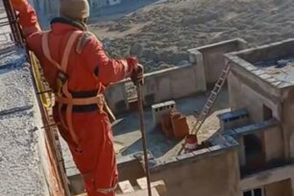 GRAĐEVINAC STOJI NA IVICI SMRTI, I VAMA ĆE ZAKLECATI KOLENA: Prizor je i više nego ZASTRAŠUJUĆ (VIDEO)