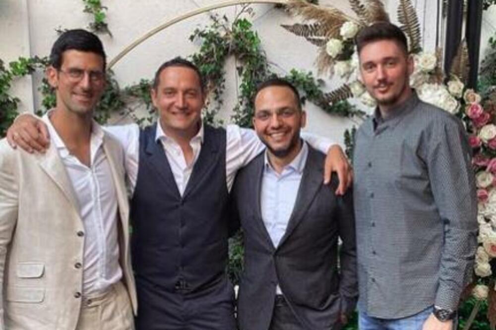 SVI OSTALI U ČUDU KADA SE NOVAK POJAVIO! Đoković ponovo "ženi" kuma, ali jedan detalj je mnoge iznenadio! (FOTO)