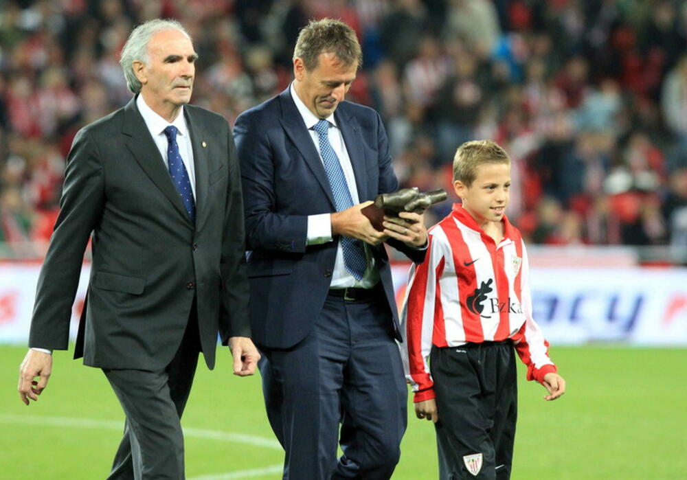 Met Le Tisije u sredini