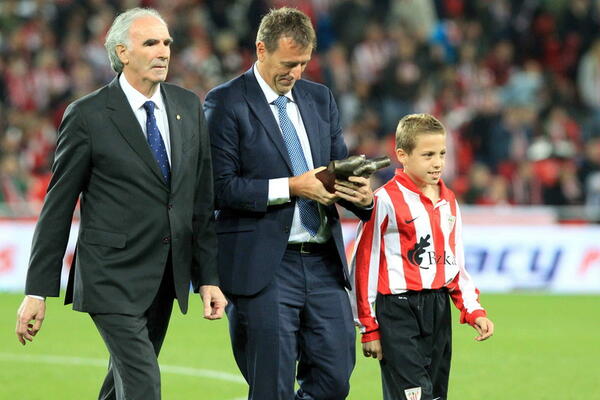 ŠOKANTNE REČI LEGENDE PREMIJER LIGE: "Žrtve Kovid-a su GLUMCI, a slike užasa u Ukrajini MONTAŽA!"